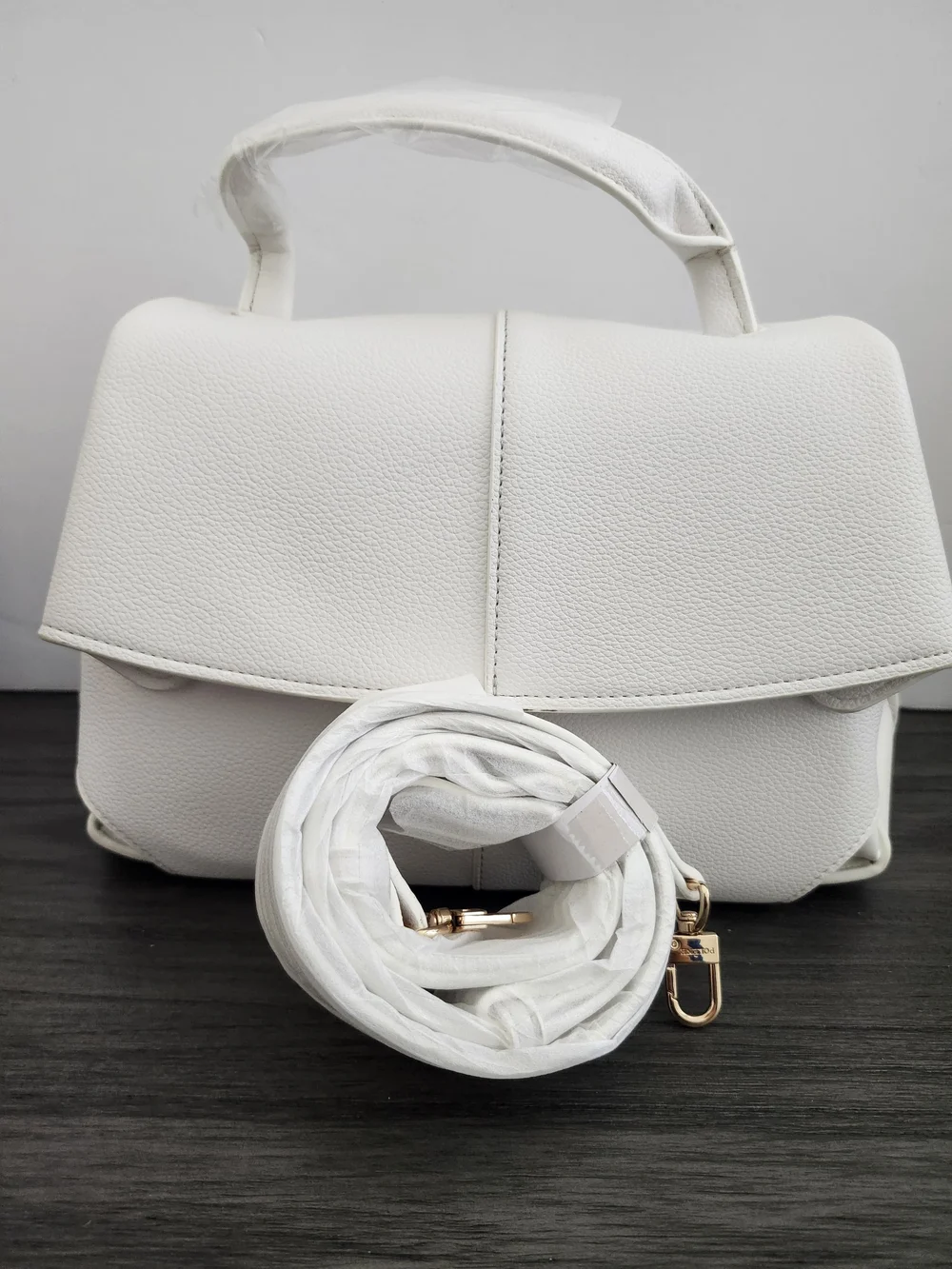 N/A sleek white